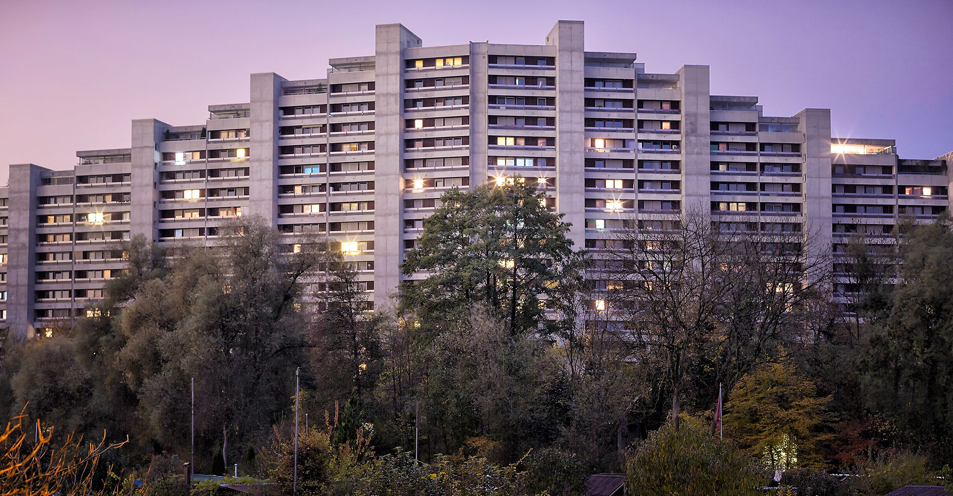 teili-hochhaus-blaue-stunde